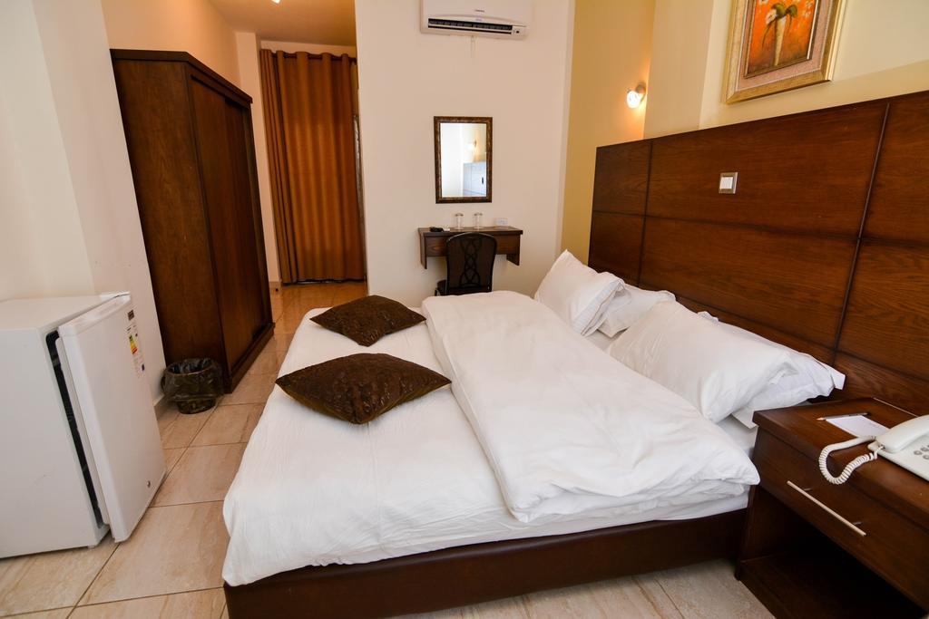 Amir Palace Hotel Aqaba Exterior photo
